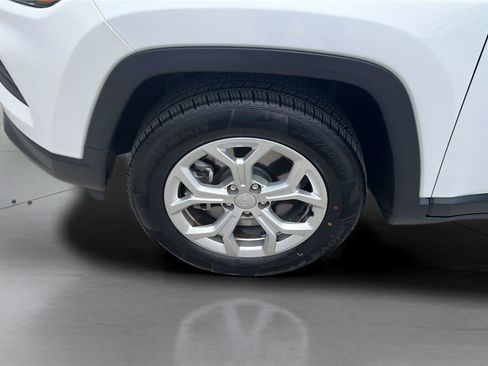 Used 2024 Jeep Compass Latitude AWD/4WD image 21