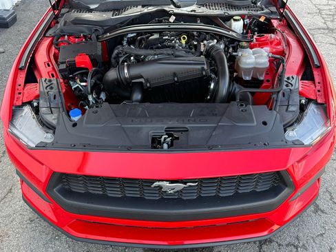 Used 2024 Ford Mustang Convertible image 36