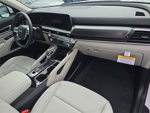 New 2025 Kia Telluride S image 12