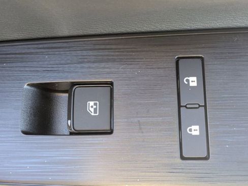 New 2026 Nissan Kicks SV image 32