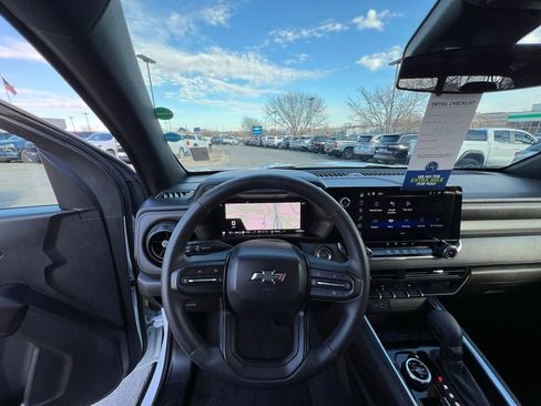 Used 2024 Chevrolet Colorado Trail Boss w/ Technology Package image 44