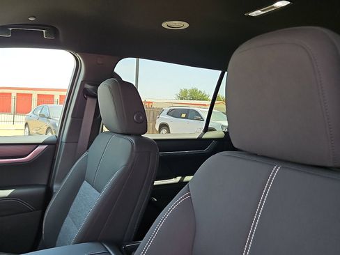 New 2026 GMC Acadia Elevation image 11