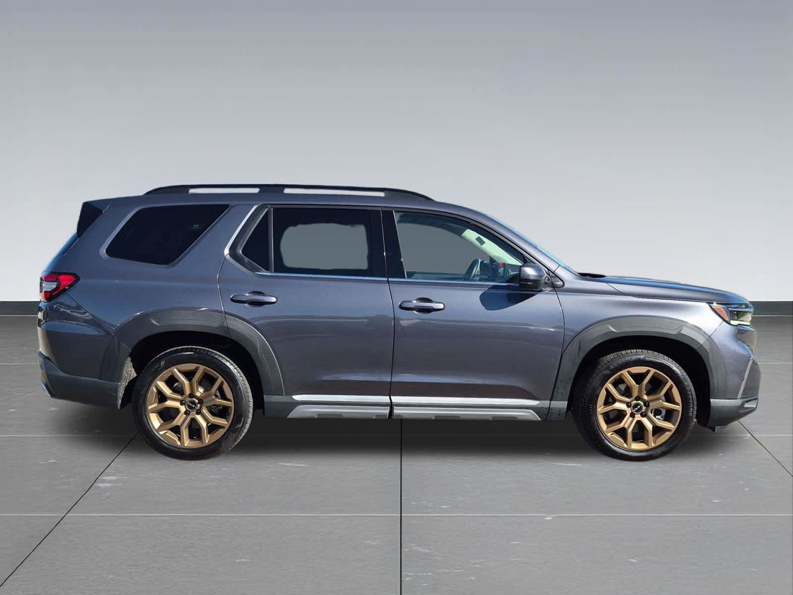 Certified 2024 Honda Pilot Touring image 7