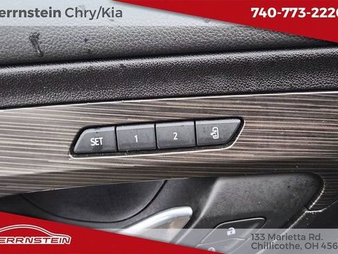 Used 2024 GMC Terrain SLT image 18