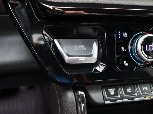 Used 2024 GMC Sierra 2500 AT4 w/ AT4 Premium Plus Package image 22