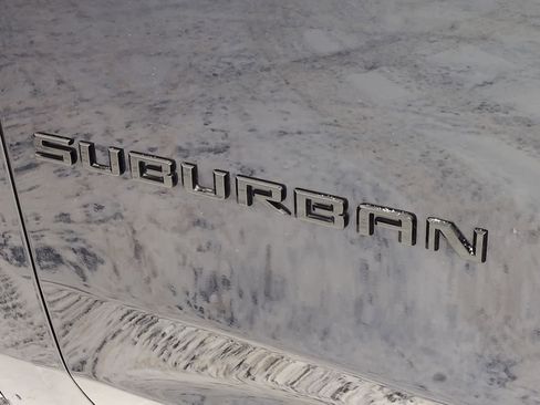 Used 2022 Chevrolet Suburban RST image 13