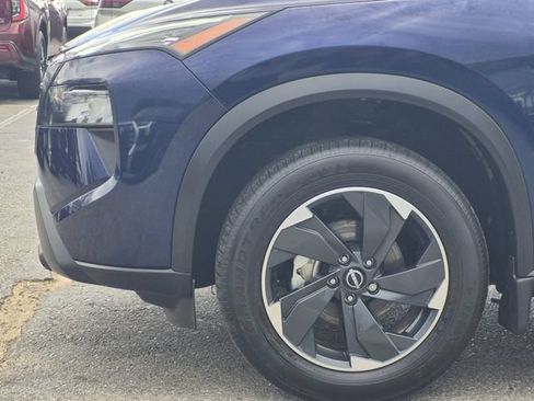 Certified 2025 Nissan Rogue SV AWD/4WD image 6
