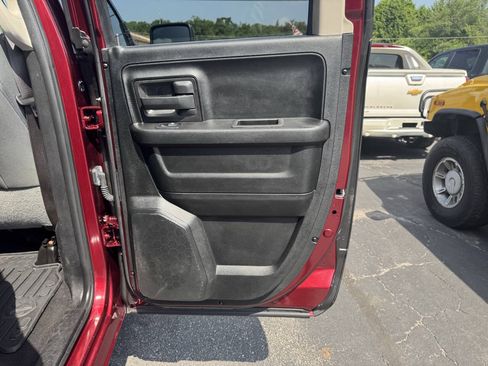 Used 2018 RAM 1500 Express AWD/4WD image 21