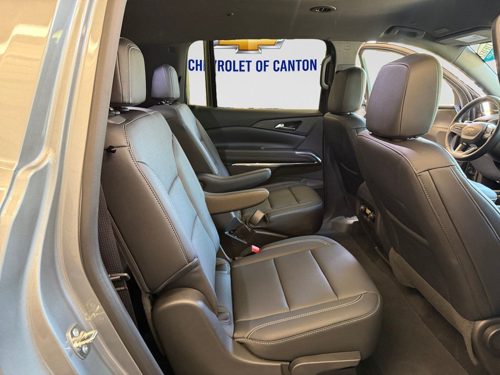 Used 2026 Chevrolet Traverse LT FWD image 15