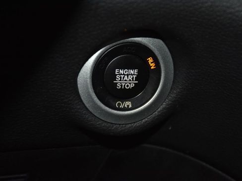 Used 2020 Chrysler Pacifica Limited image 14