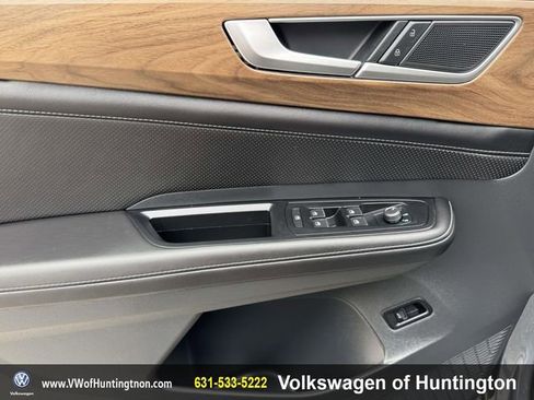 Certified 2025 Volkswagen Atlas SE image 16