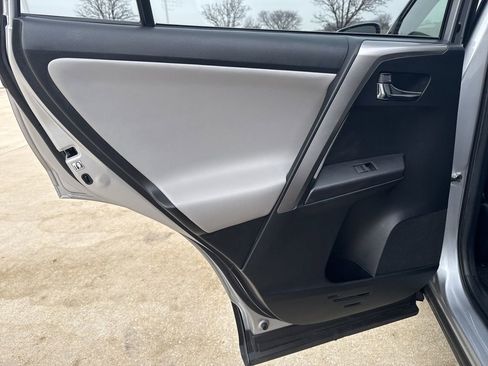 Used 2018 Toyota RAV4 XLE w/ Convenience Package image 18