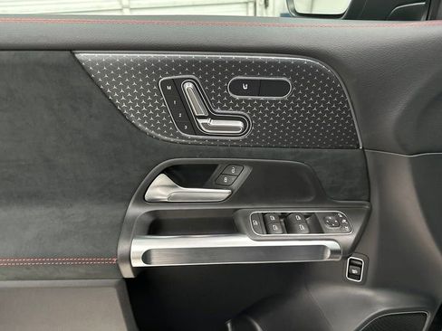 Used 2025 Mercedes-Benz GLB 35 AMG 4MATIC image 10