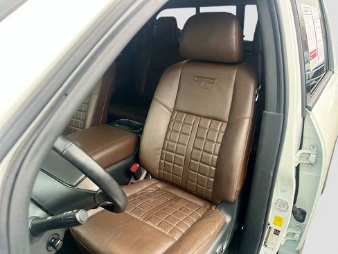 Used 2024 Nissan Titan Platinum Reserve image 20