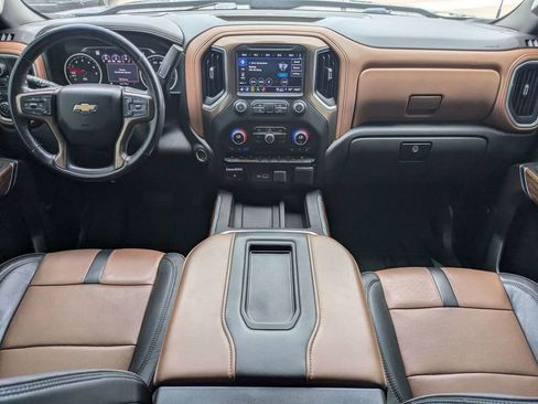 Used 2021 Chevrolet Silverado 1500 High Country image 15