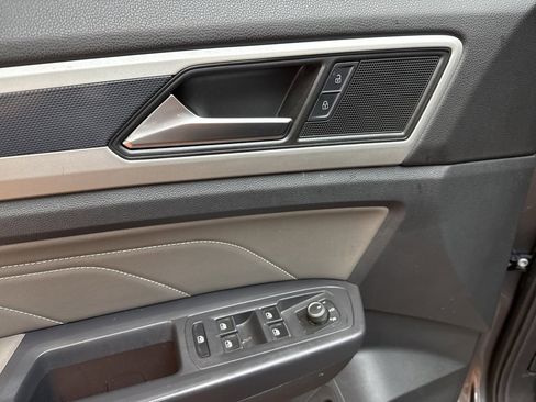 Used 2021 Volkswagen Atlas SEL R-Line image 10