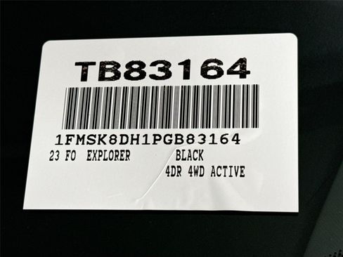 Used 2023 Ford Explorer XLT AWD/4WD image 43