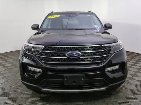 Used 2023 Ford Explorer XLT w/ Equipment Group 202A image 4