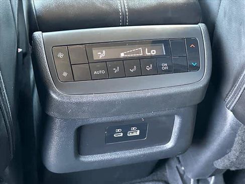 Certified 2025 Nissan Pathfinder SL FWD image 11