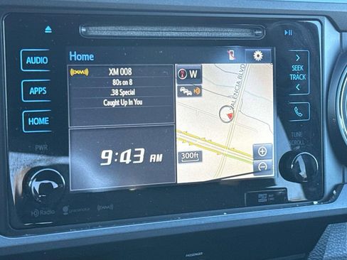 Used 2016 Toyota Tacoma TRD Sport image 18