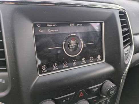 Used 2018 Jeep Grand Cherokee Laredo image 11