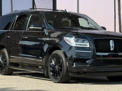 Used 2021 Lincoln Navigator Reserve AWD/4WD image 17