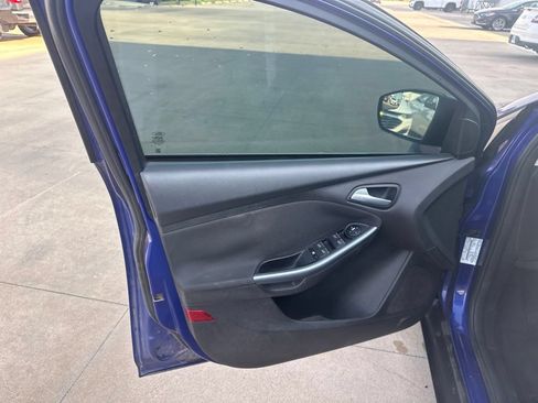 Used 2014 Ford Focus Titanium FWD image 7