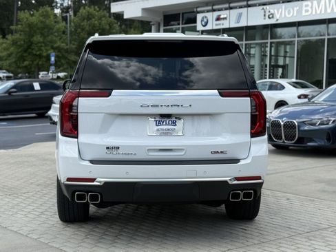 Used 2026 GMC Yukon Denali w/ Denali Reserve Package RWD image 5