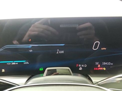 Used 2025 Cadillac Lyriq Sport image 38