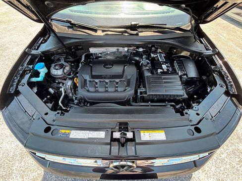 Used 2021 Volkswagen Tiguan SE AWD/4WD image 39