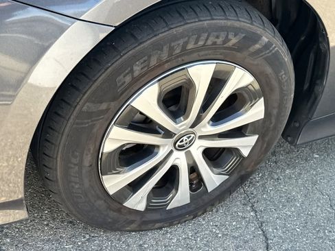 Used 2017 Toyota Prius Prime Plus image 10