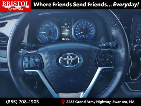 Used 2020 Toyota Sienna XLE w/ XLE Navigation Package image 24