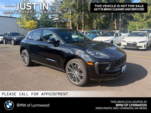 Used 2024 Porsche Macan AWD/4WD image 1