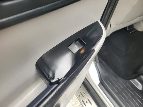 Used 2018 Toyota Highlander XLE AWD/4WD image 17