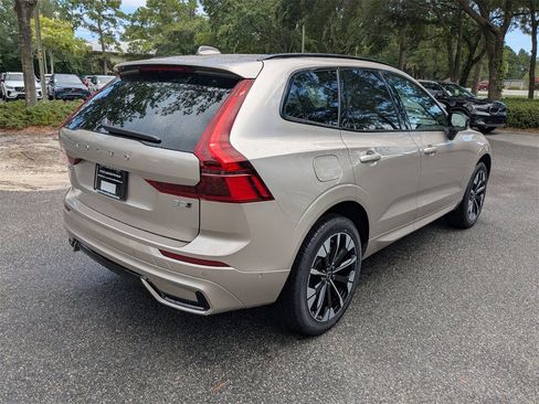 New 2026 Volvo XC60 B5 Plus w/ Climate Package image 4