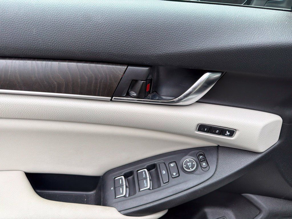 Used 2020 Honda Accord EX-L image 11