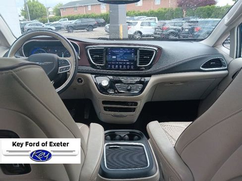 Used 2018 Chrysler Pacifica Limited w/ Advanced Safetytec Group FWD image 25