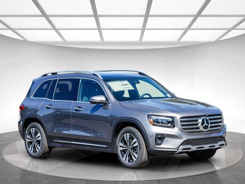 New 2026 Mercedes-Benz GLB 250 4MATIC image 5