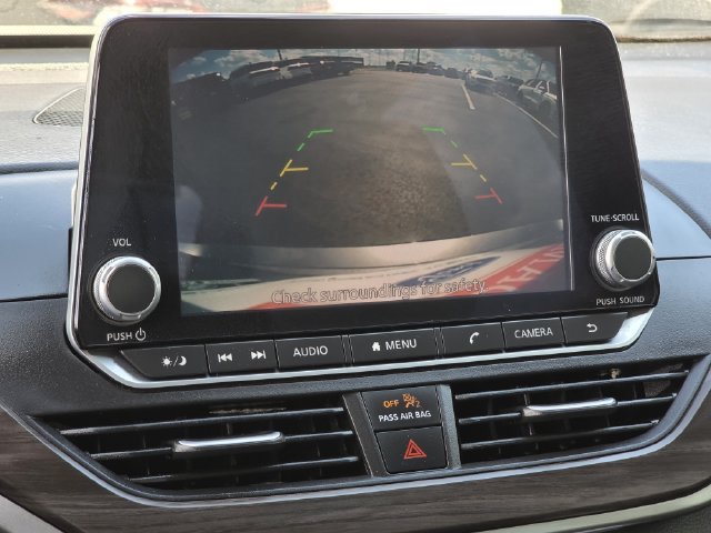 Used 2024 Nissan Altima 2.5 SV FWD image 11