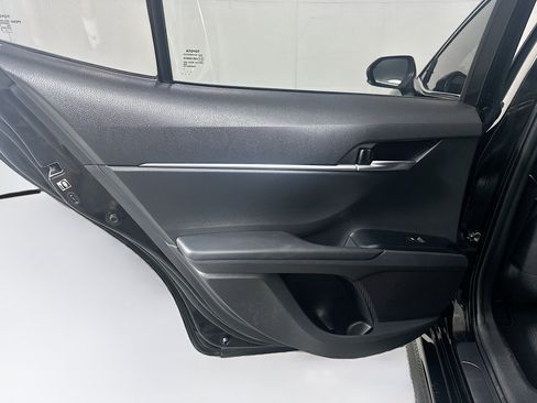 Used 2018 Toyota Camry SE w/ Convenience Package FWD image 25