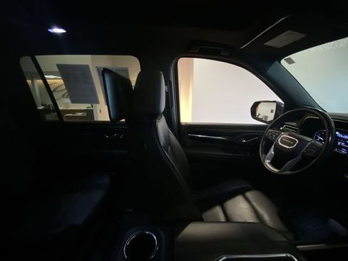 Used 2021 GMC Yukon XL Denali w/ Denali Ultimate Package AWD/4WD image 8