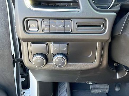 Used 2022 Chevrolet Suburban LS image 26