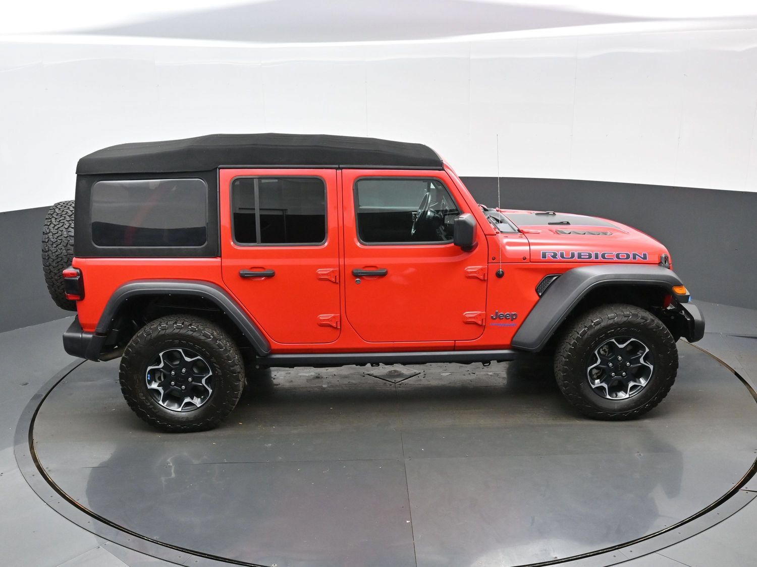 Used 2022 Jeep Wrangler Unlimited Rubicon 4xe w/ Cold Weather Group AWD/4WD image 40