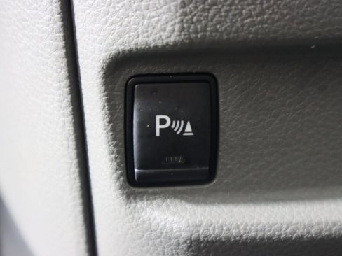 Used 2021 Nissan NV200 SV w/ Sliding Door Glass Package image 22