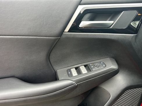 Used 2024 Mitsubishi Outlander SE Black Edition image 10