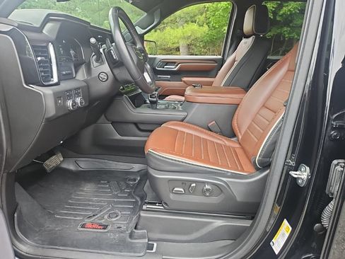 Used 2023 GMC Sierra 1500 Denali Ultimate AWD/4WD image 11
