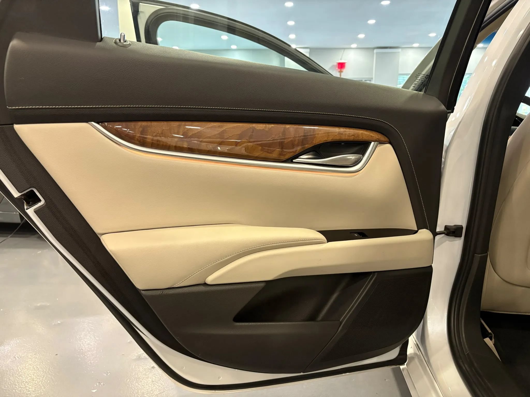 Used 2018 Cadillac XTS Luxury w/ Driver Awareness Package FWD image 34