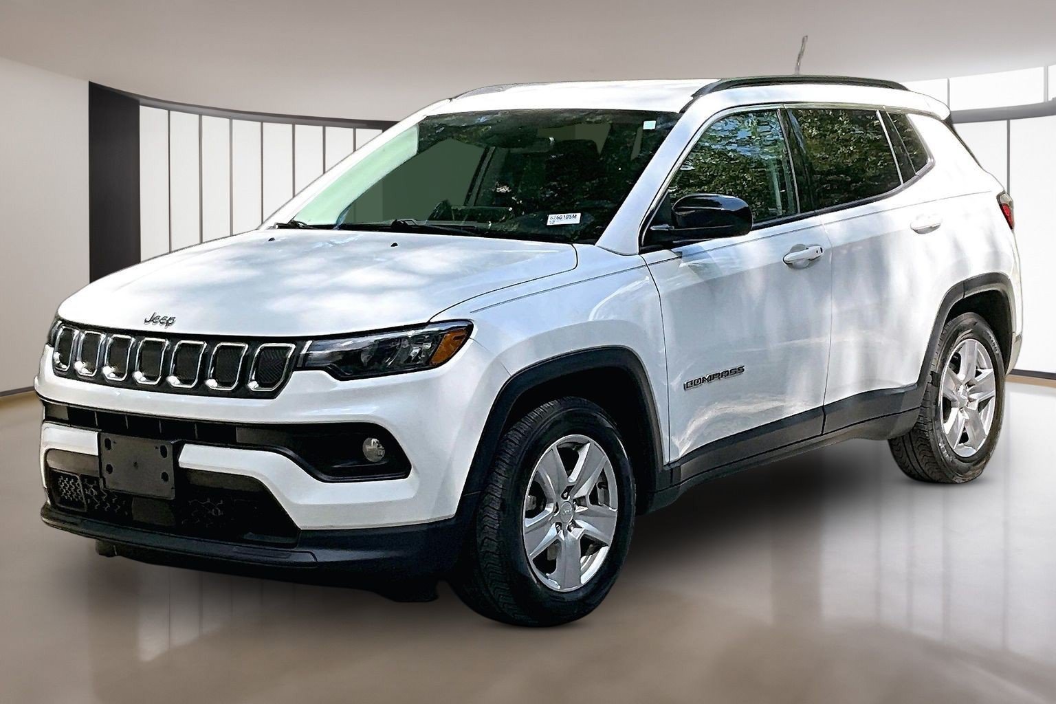 Used 2022 Jeep Compass Latitude FWD image 3