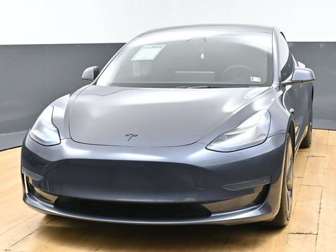 Used 2023 Tesla Model 3 Standard Range RWD image 4