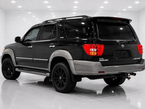 Used 2004 Toyota Sequoia SR5 AWD/4WD image 3